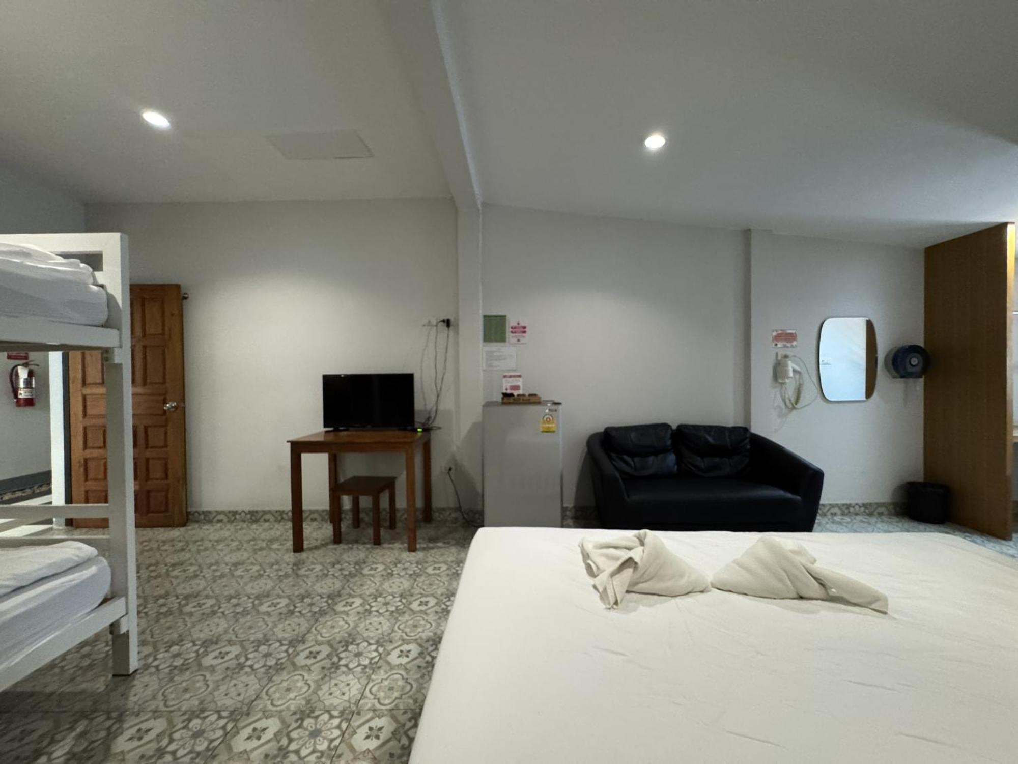 Warmwell Hostel Ban Chuk Kum Εξωτερικό φωτογραφία